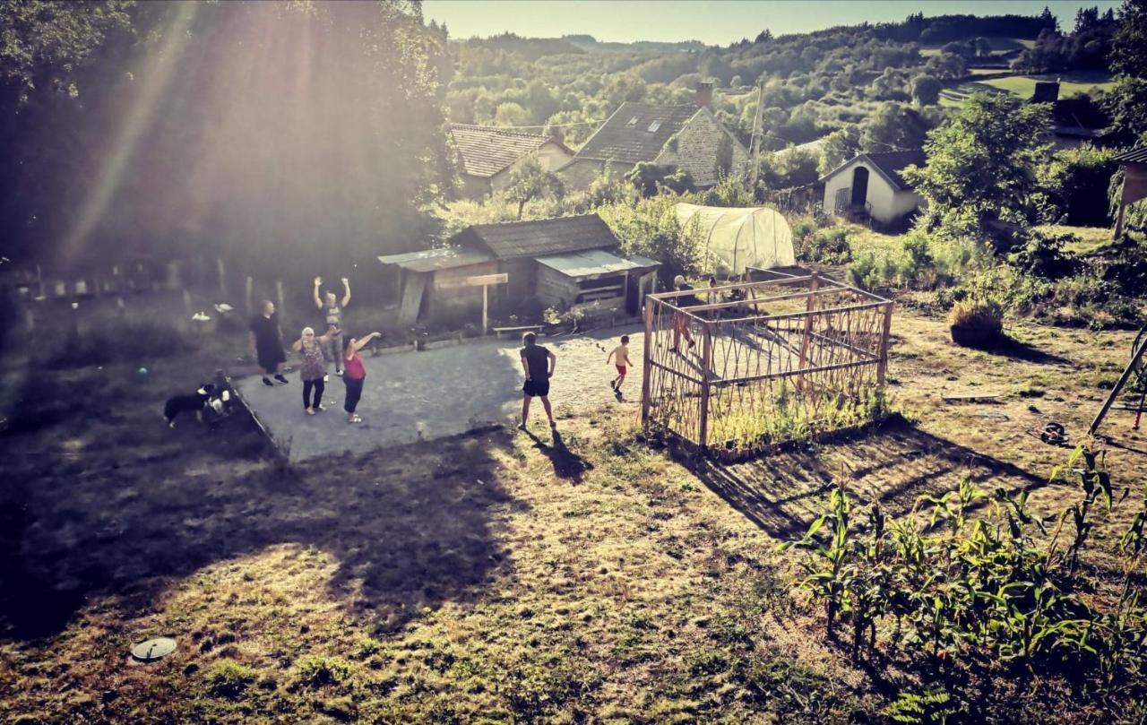 Carazen , Caravane Chauffee Saint-Sylvain-Bellegarde المظهر الخارجي الصورة